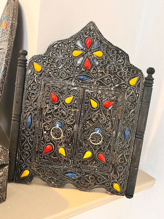 Handgemaakte Marokkaanse Spiegel - Metaal en Steen, Drie Maten Beschikbaar: Groot (42x28cm), Medium (32x26cm), Mini (23x19cm)